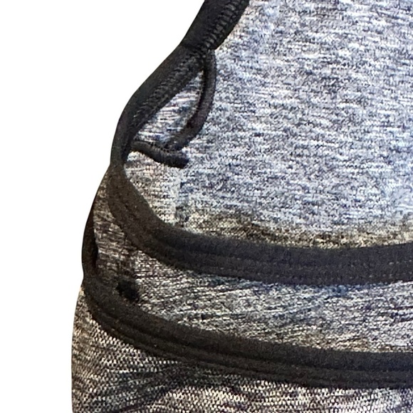 Gymshark Women's Adapt Seamless Sports Bra in Black Marl Size Medium - Picture 6 of 7